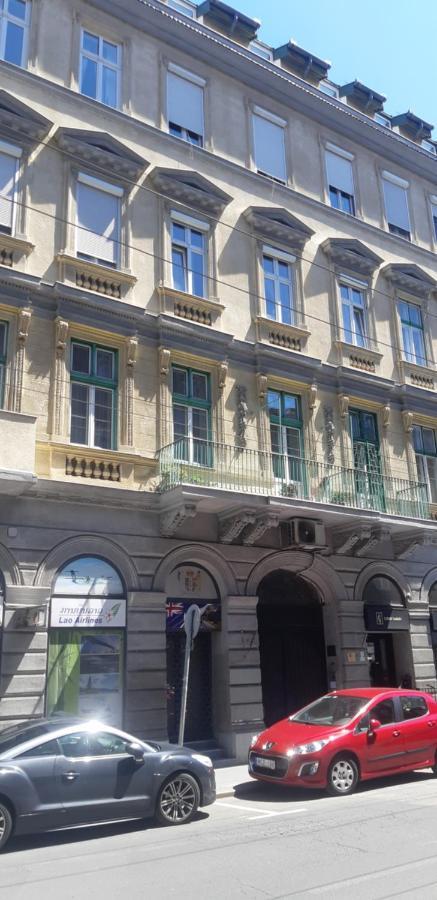 Theaterland Classic Apartments Budapeste Exterior foto