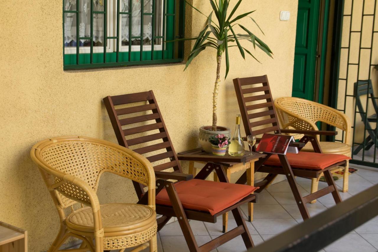 Theaterland Classic Apartments Budapeste Exterior foto